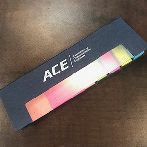 One ruler cover sticky note dispenser